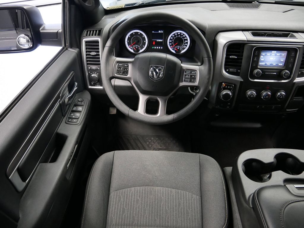 Thumbnail: 2021 RAM 1500 Classic - 9