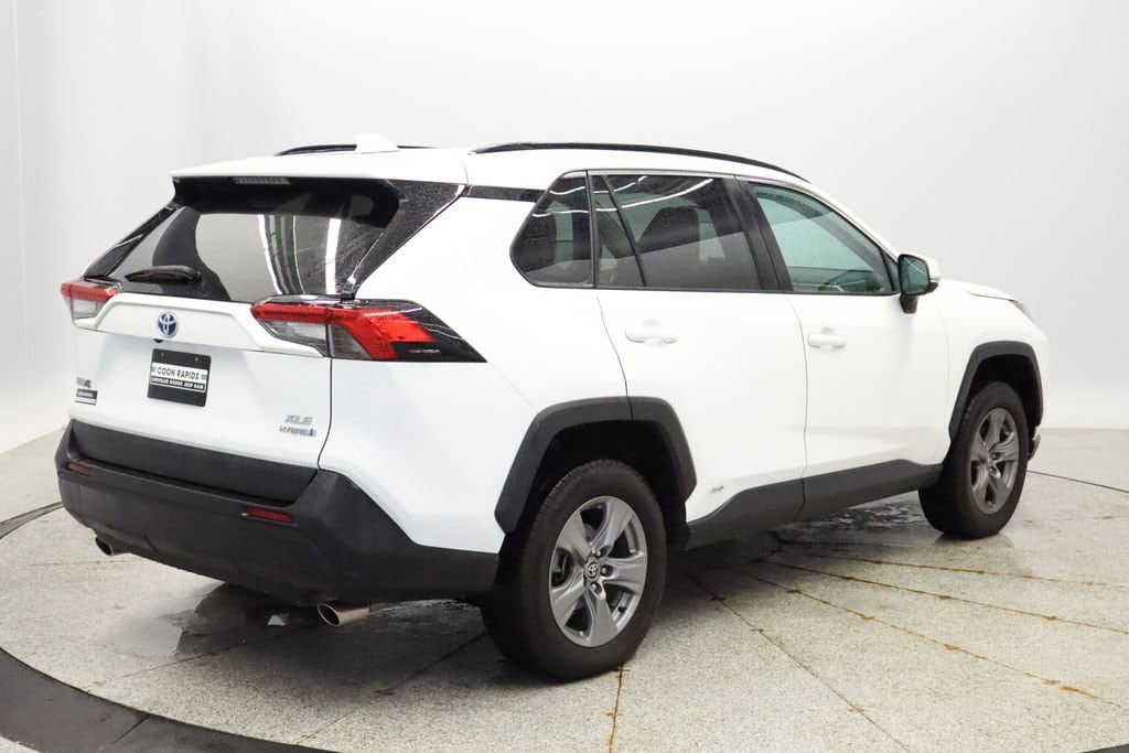 Thumbnail: 2022 Toyota RAV4 - 6
