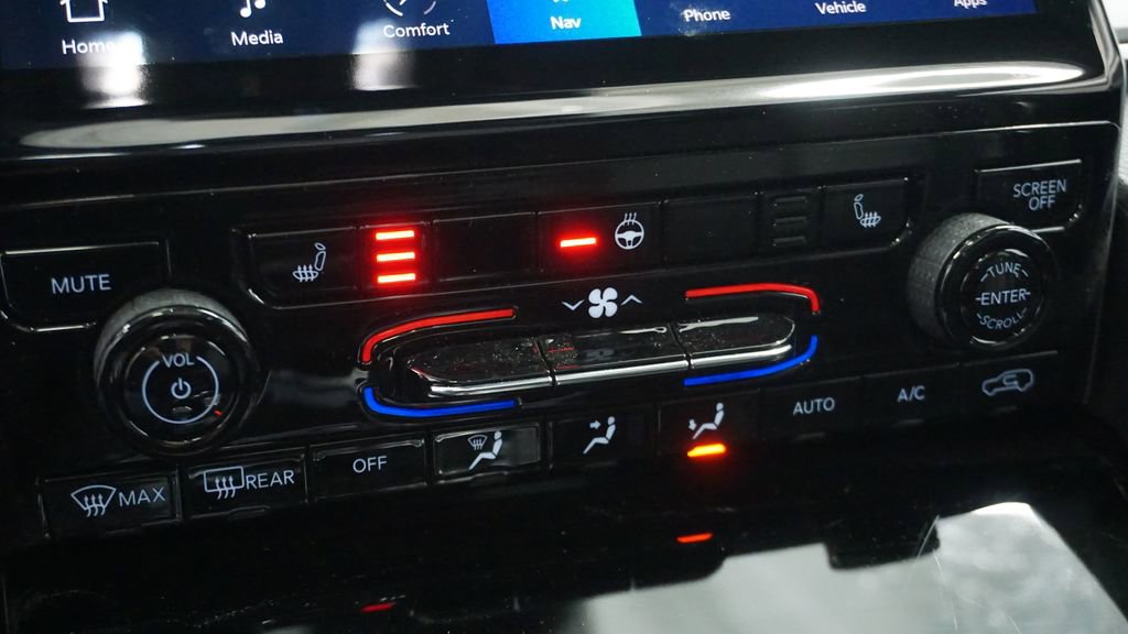 Thumbnail: 2022 Jeep Grand Cherokee - 32