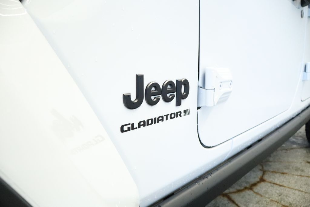 Thumbnail: 2026 Jeep Gladiator - 14