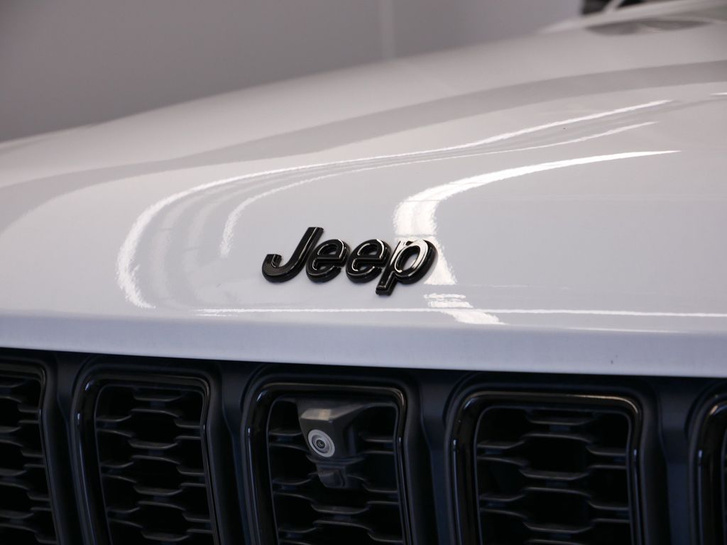Thumbnail: 2022 Jeep Grand Cherokee L - 14