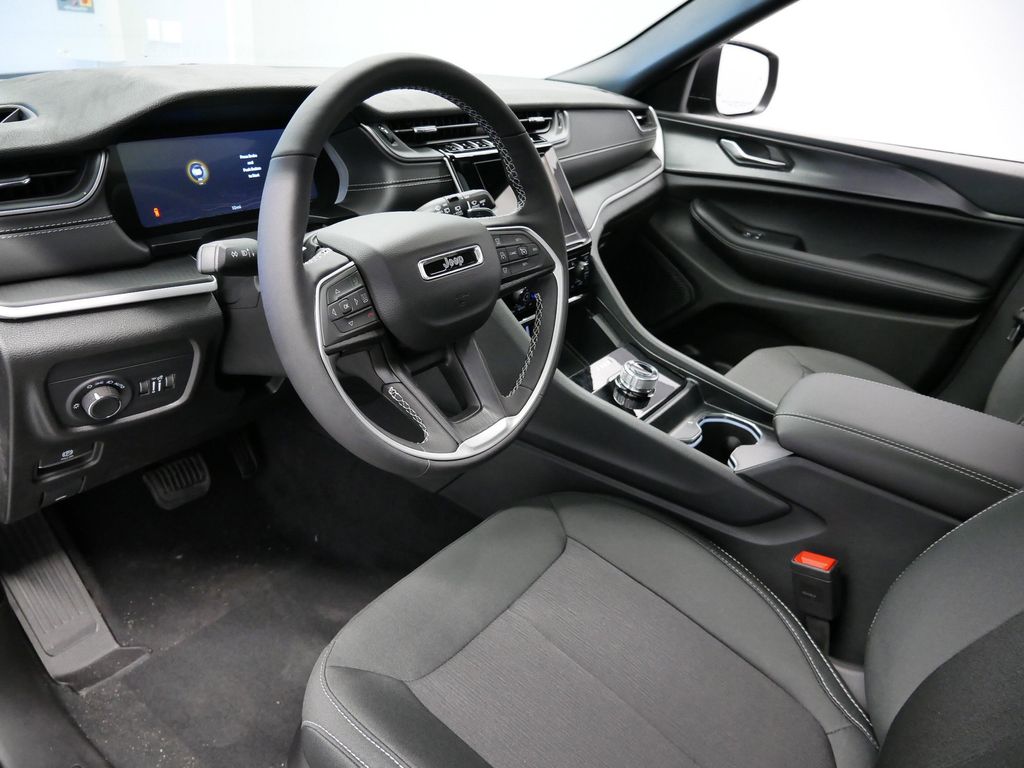 Thumbnail: 2025 Jeep Grand Cherokee - 2