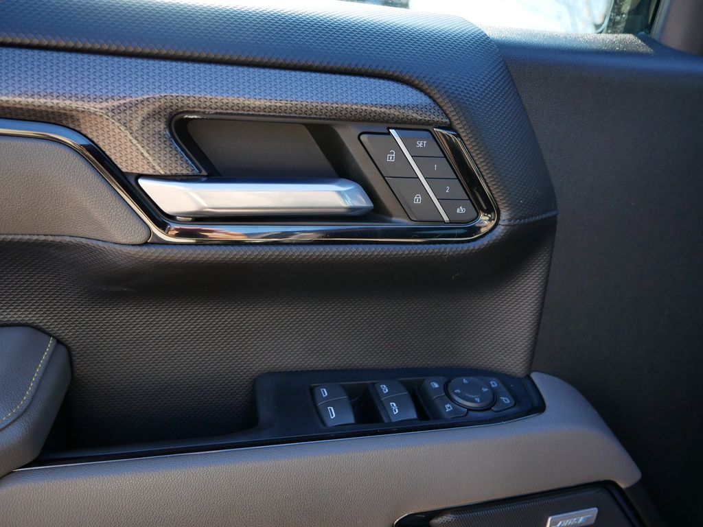 Thumbnail: 2022 Chevrolet Silverado 1500 - 8