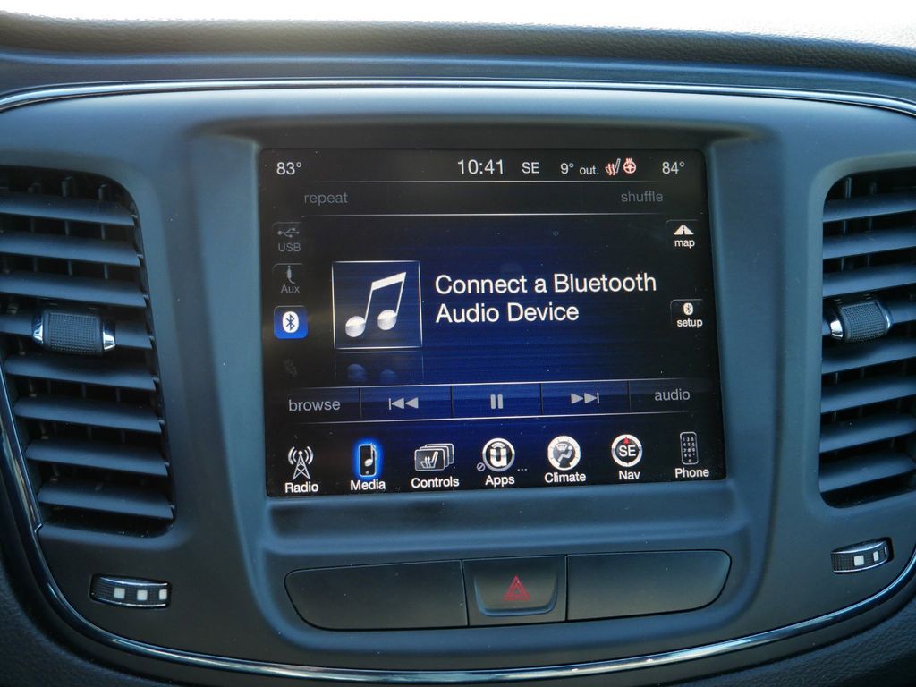 2015 Chrysler 200 S 31