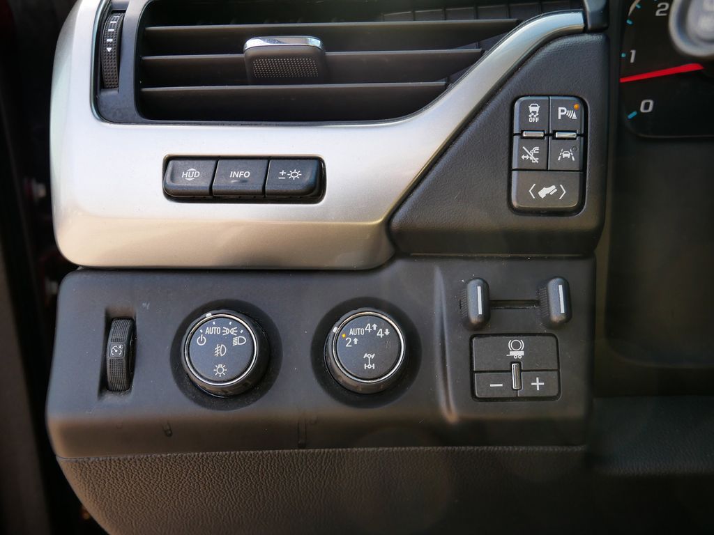 Thumbnail: 2020 Chevrolet Tahoe - 28