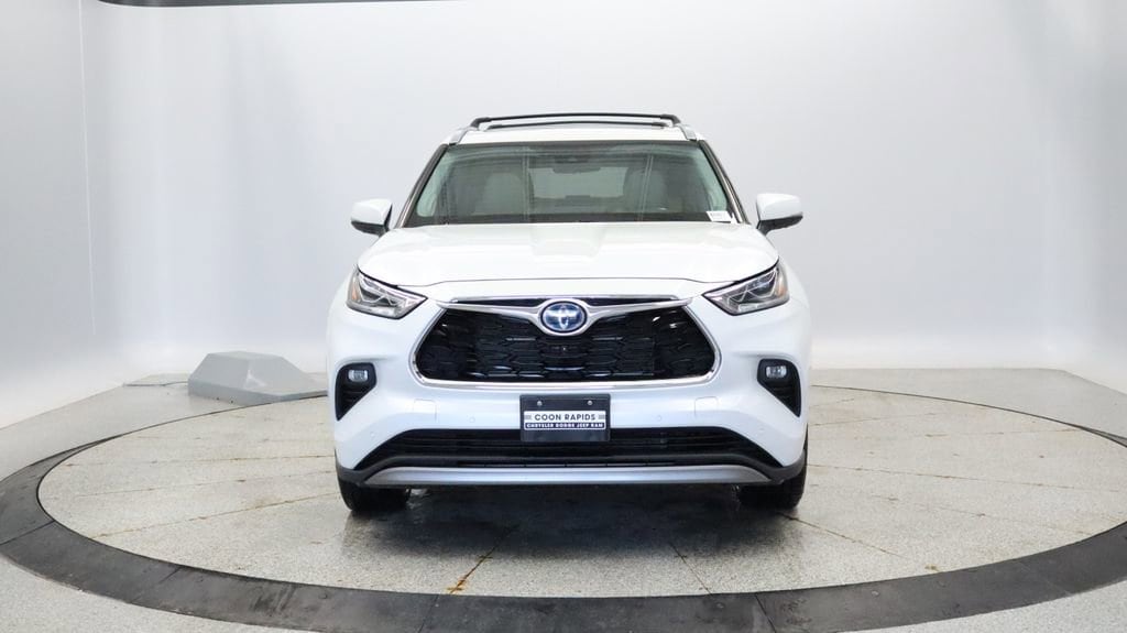 Thumbnail: 2022 Toyota Highlander - 8