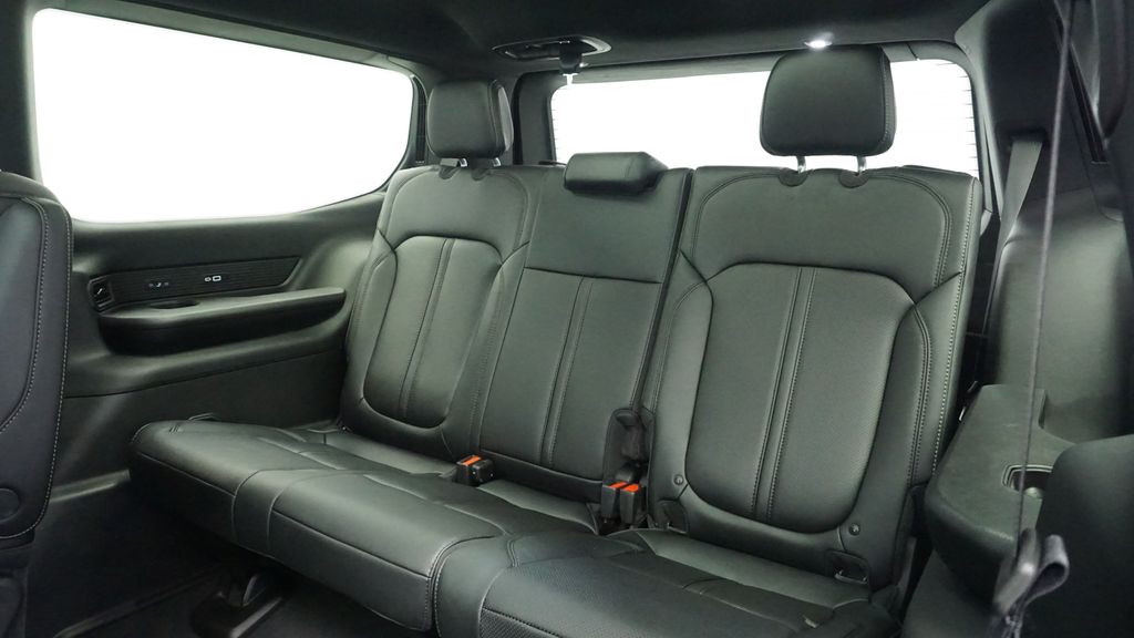 Thumbnail: 2026 Jeep Grand Wagoneer - 21