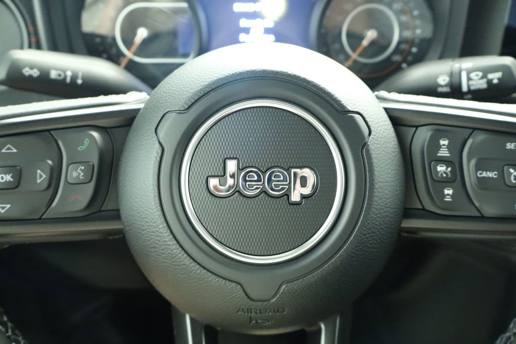 Thumbnail: 2026 Jeep Gladiator - 32