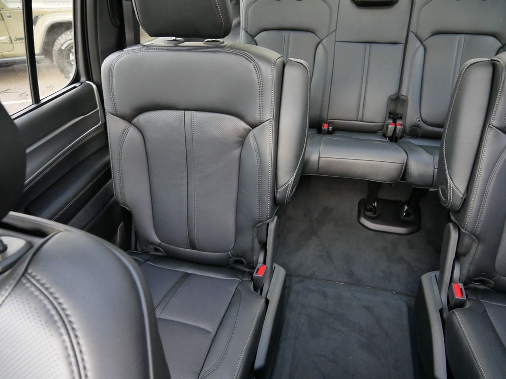 Thumbnail: 2025 Jeep Wagoneer - 23