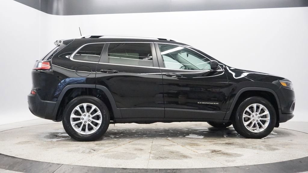 Thumbnail: 2019 Jeep Cherokee - 8