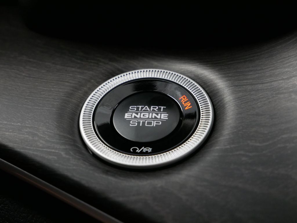 Thumbnail: 2025 Jeep Grand Cherokee - 39