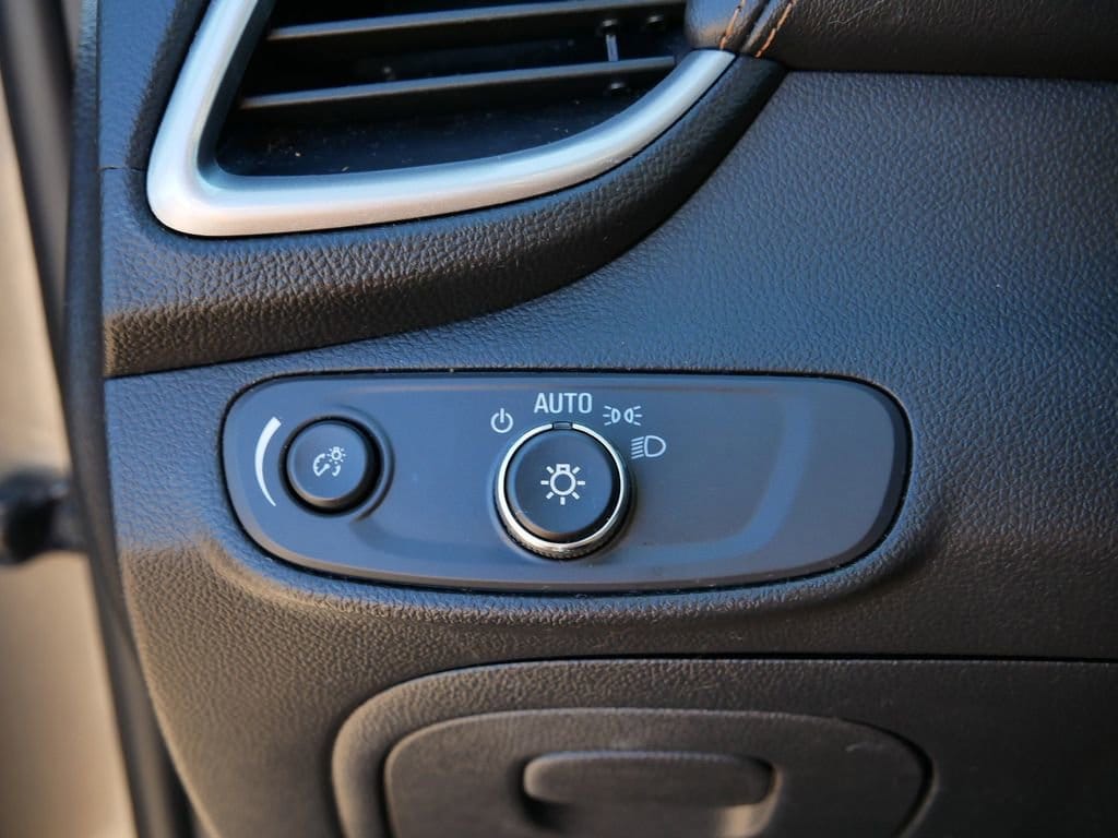 Thumbnail: 2022 Chevrolet Trax - 19