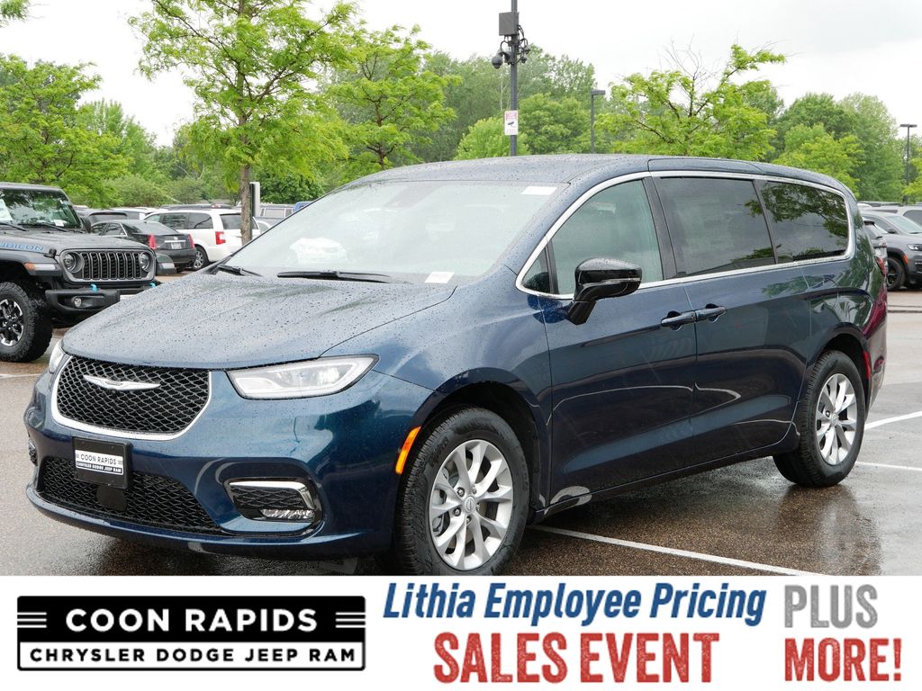 2025 Chrysler Pacifica Select -
                  Coon Rapids, MN