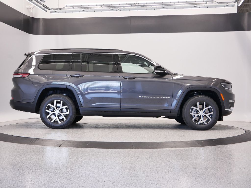 Thumbnail: 2025 Jeep Grand Cherokee L - 45