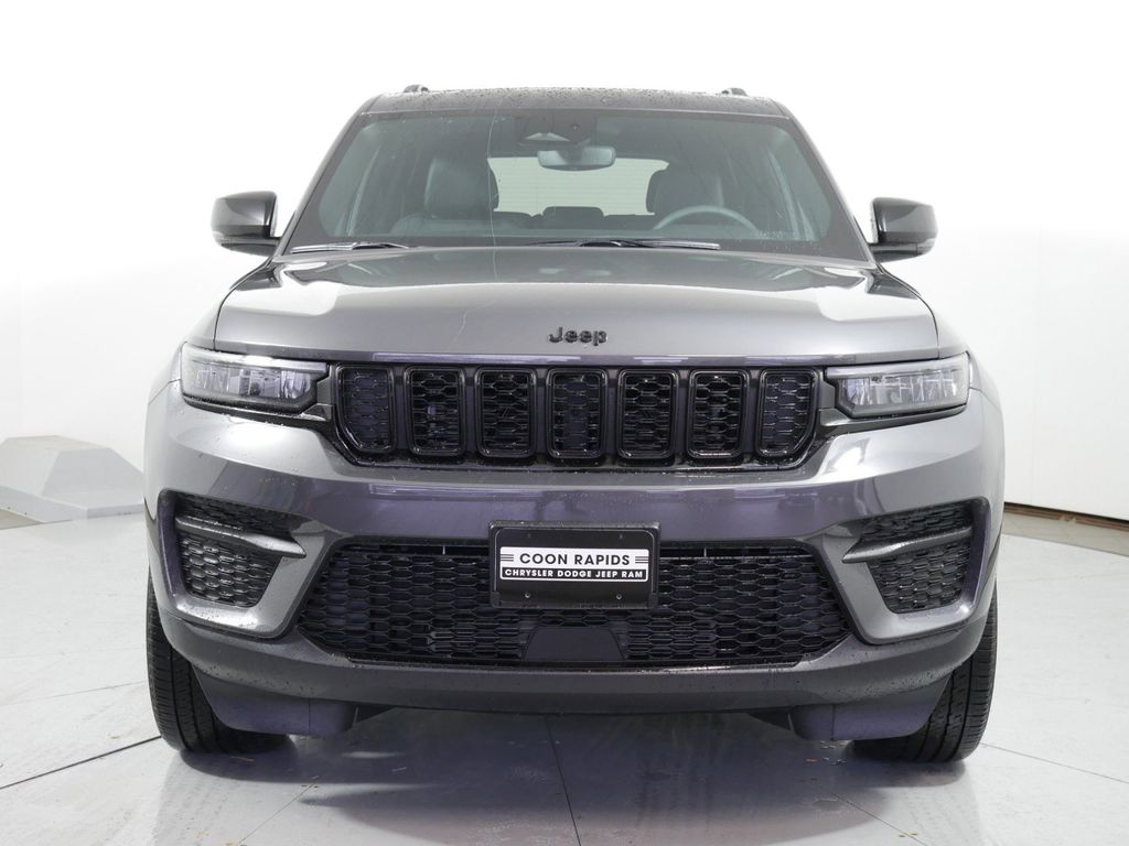 Thumbnail: 2025 Jeep Grand Cherokee - 4