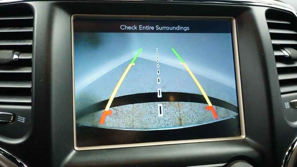 Thumbnail: 2017 Jeep Grand Cherokee - 35