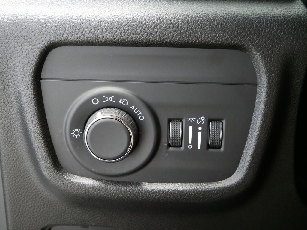 Thumbnail: 2024 Jeep Grand Cherokee - 25