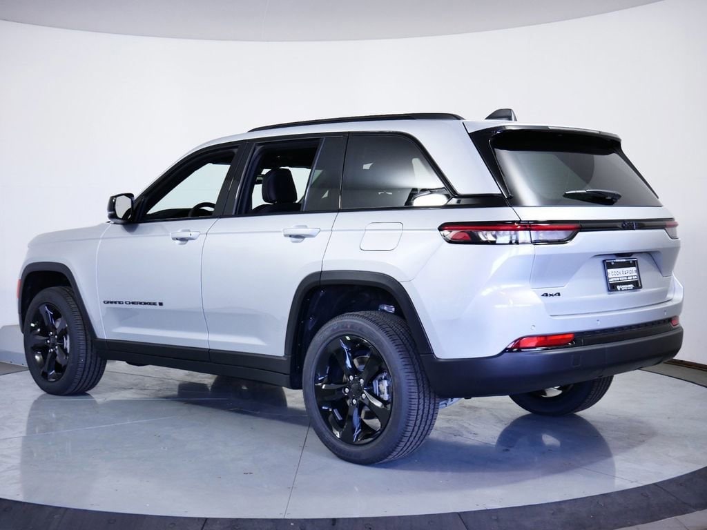 Thumbnail: 2024 Jeep Grand Cherokee - 15