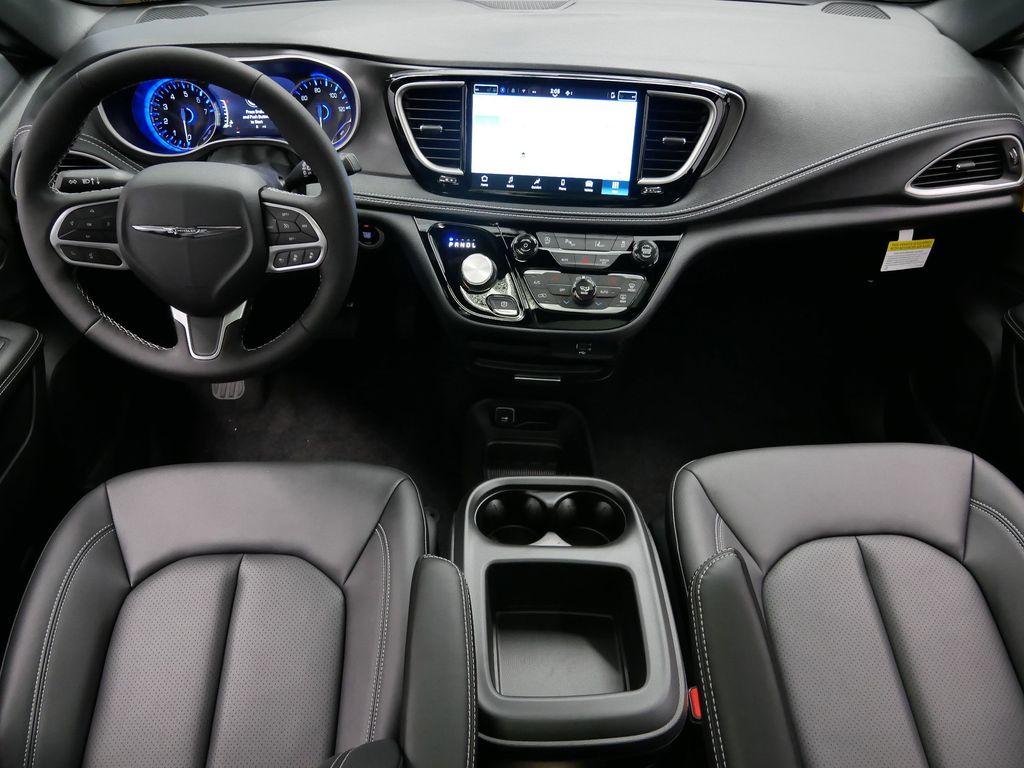 Thumbnail: 2026 Chrysler Pacifica - 16