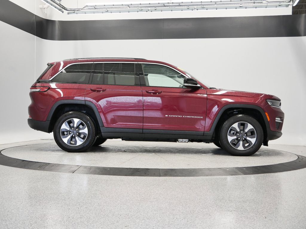 Thumbnail: 2024 Jeep Grand Cherokee - 49