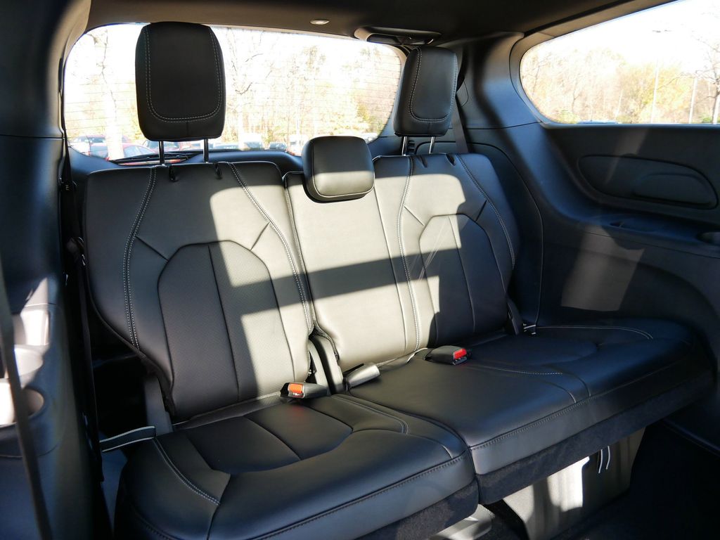 Thumbnail: 2026 Chrysler Pacifica - 27