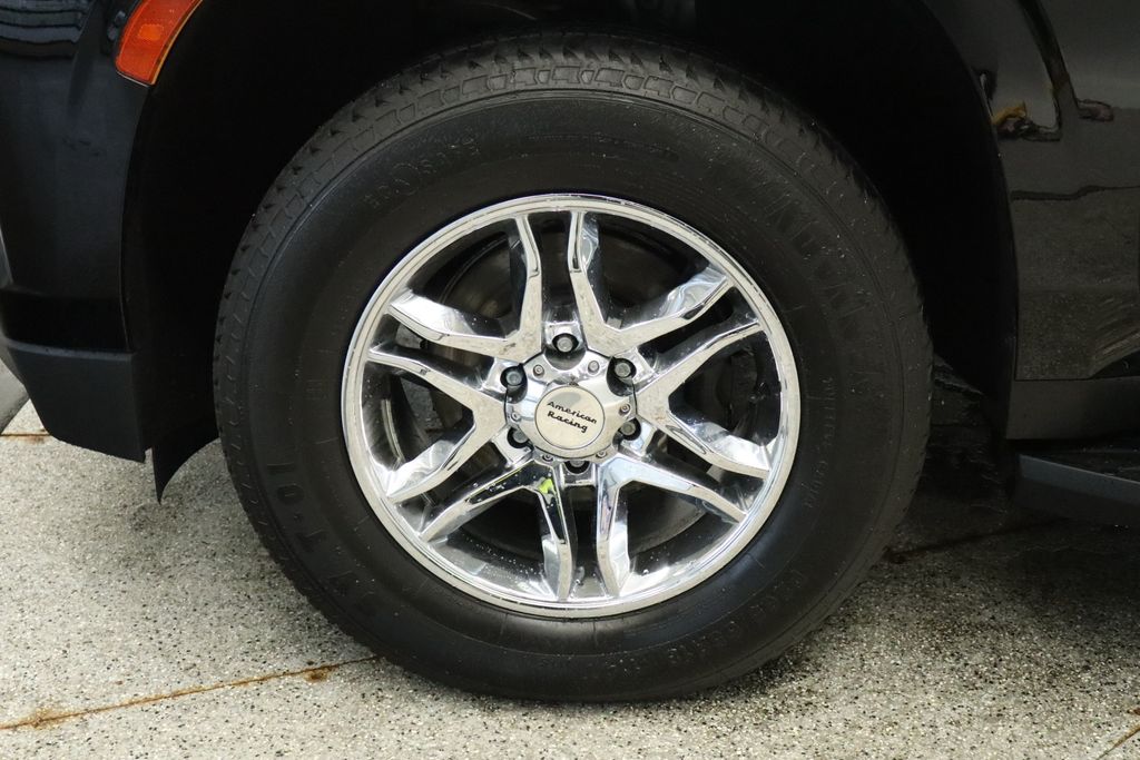 Thumbnail: 2022 Chevrolet Tahoe - 14