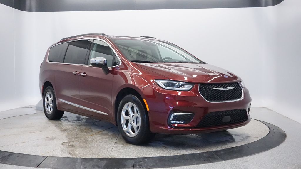 Thumbnail: 2023 Chrysler Pacifica - 9