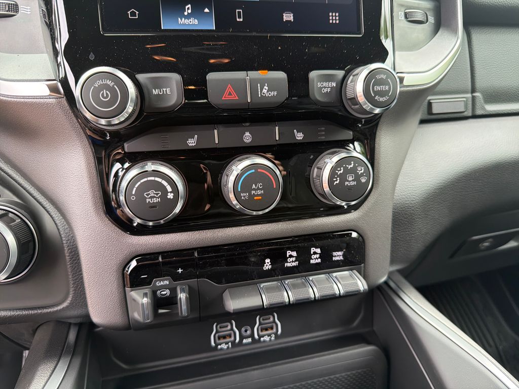Thumbnail: 2026 RAM 1500 - 28