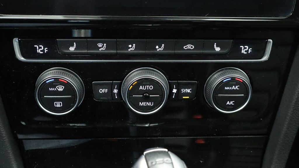 Thumbnail: 2019 Volkswagen Golf - 31