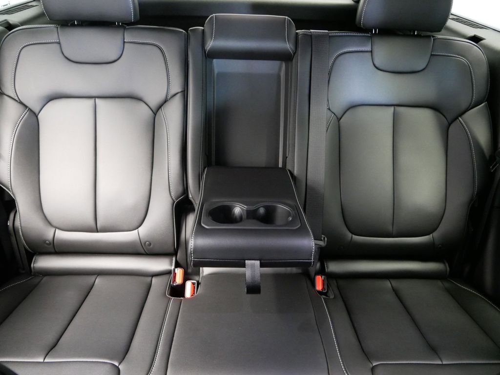 Thumbnail: 2025 Jeep Grand Cherokee - 38