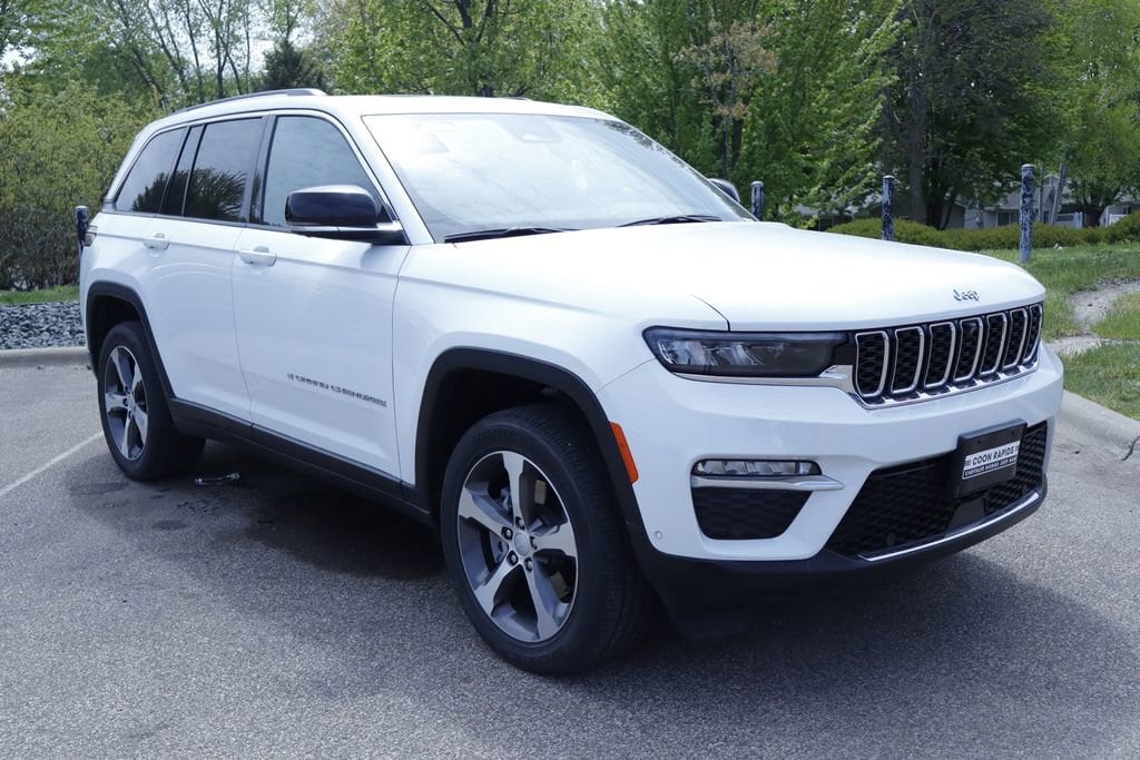 Thumbnail: 2023 Jeep Grand Cherokee - 9