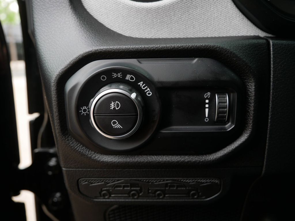 Thumbnail: 2025 Jeep Gladiator - 37
