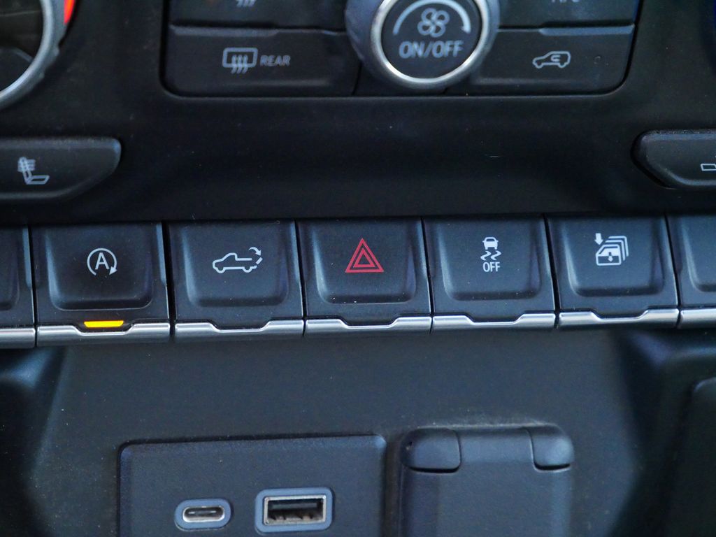 Thumbnail: 2019 Chevrolet Silverado 1500 - 32