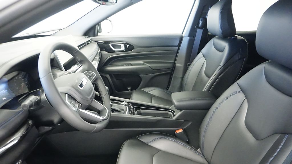 Thumbnail: 2026 Jeep Compass - 30