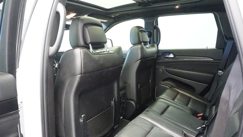 Thumbnail: 2020 Jeep Grand Cherokee - 21