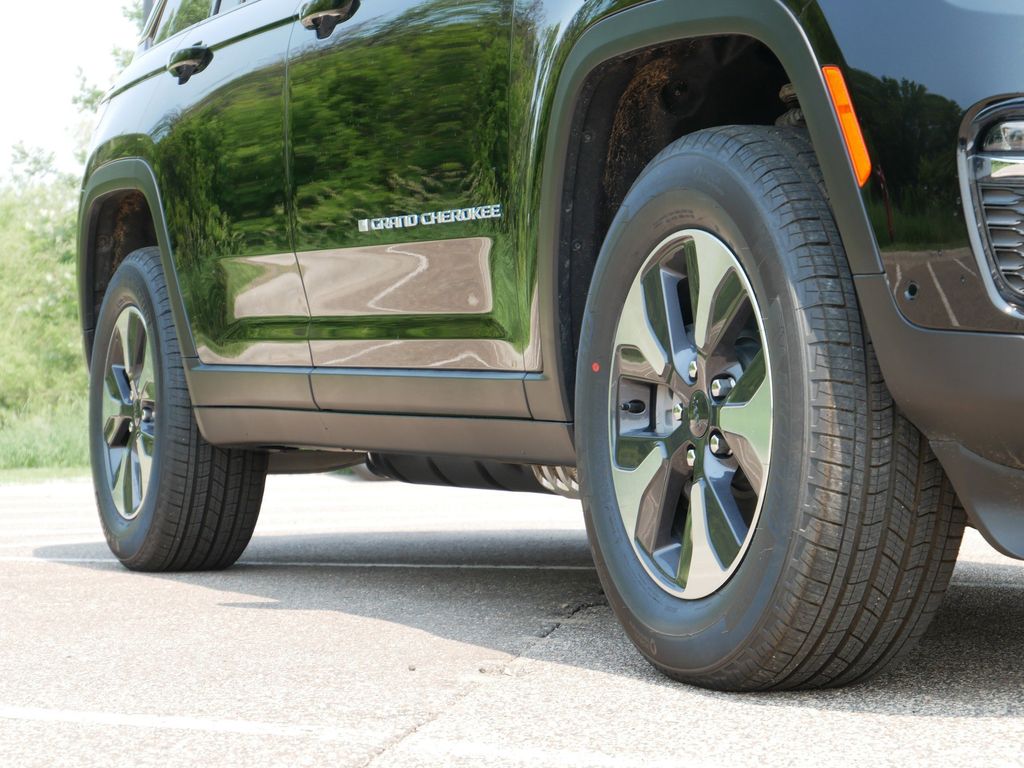 Thumbnail: 2025 Jeep Grand Cherokee - 6