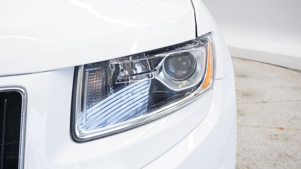 Thumbnail: 2015 Jeep Grand Cherokee - 9