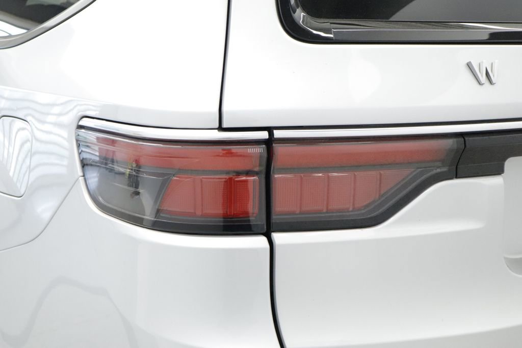 Thumbnail: 2024 Jeep Wagoneer - 18