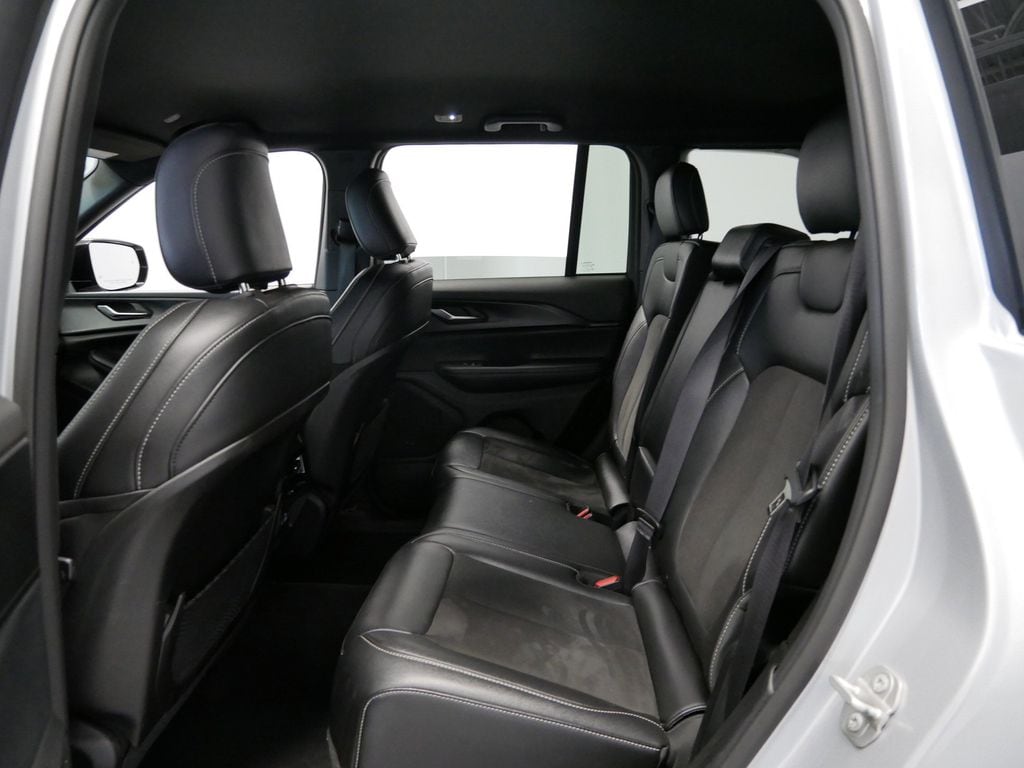 Thumbnail: 2024 Jeep Grand Cherokee - 9