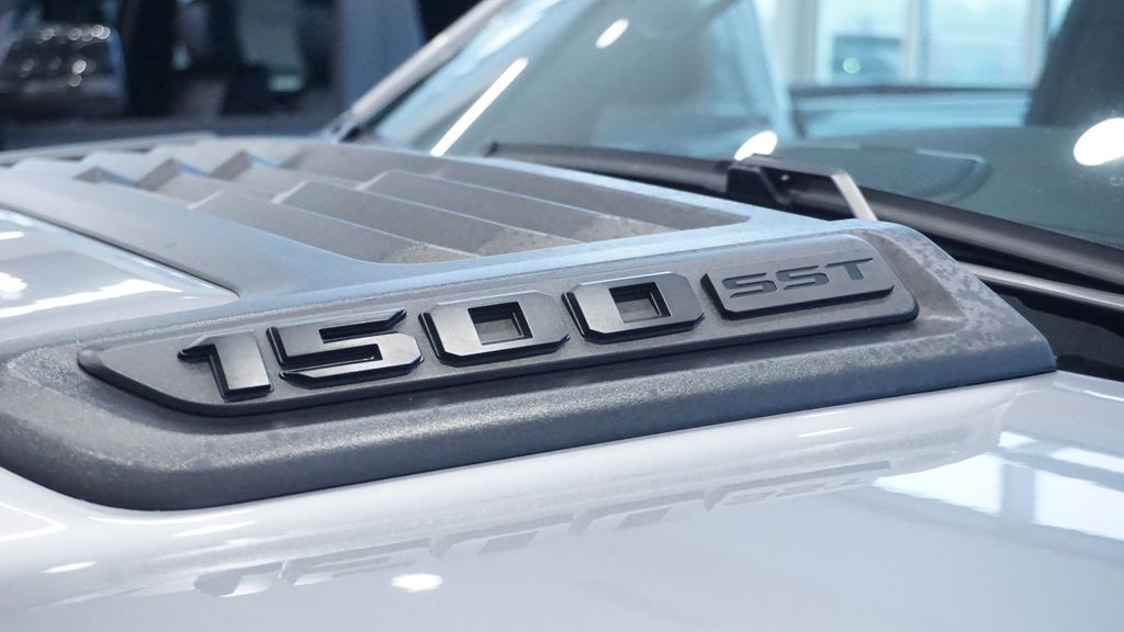 Thumbnail: 2025 RAM 1500 - 15