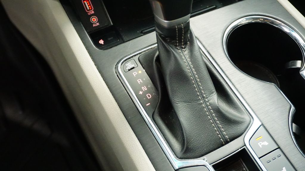 Thumbnail: 2020 Kia Sedona - 29