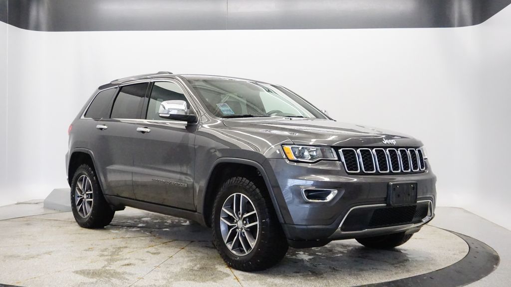 Thumbnail: 2017 Jeep Grand Cherokee - 9