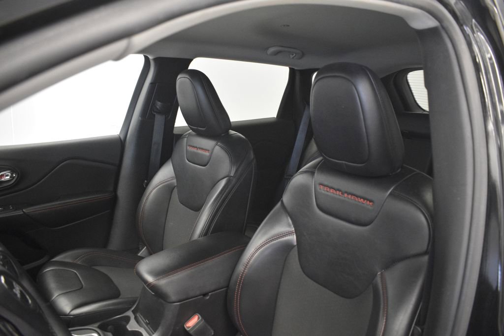 Thumbnail: 2019 Jeep Cherokee - 31