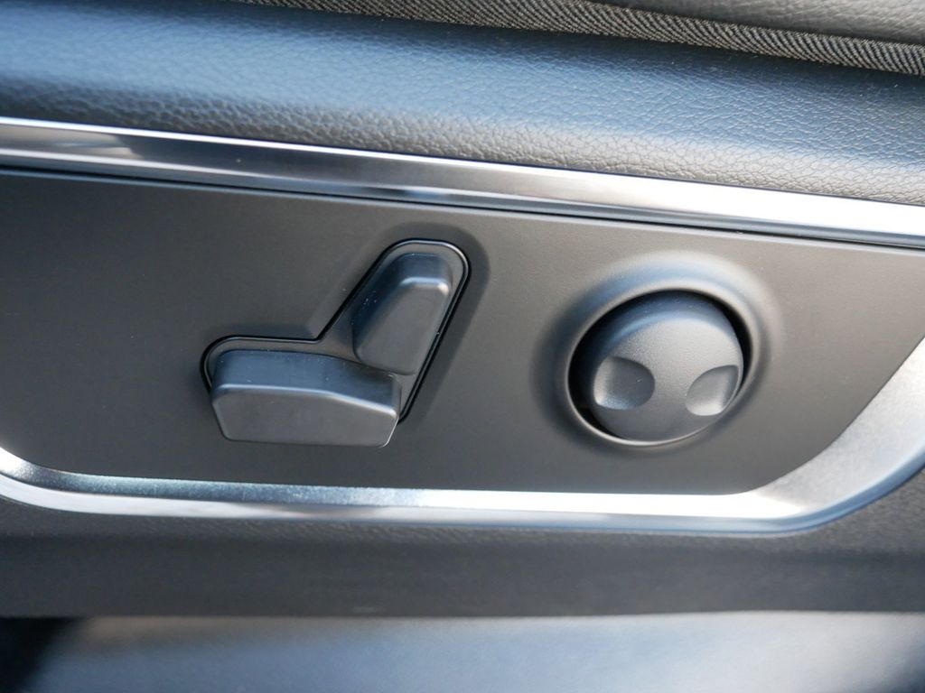 2025 RAM 1500 Laramie 38