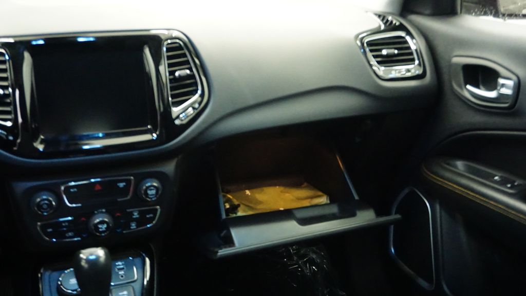 Thumbnail: 2019 Jeep Compass - 25