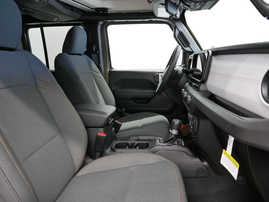 Thumbnail: 2025 Jeep Gladiator - 26