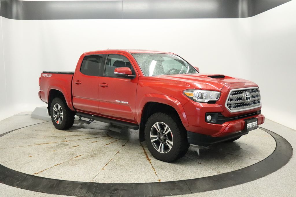 Thumbnail: 2017 Toyota Tacoma - 10