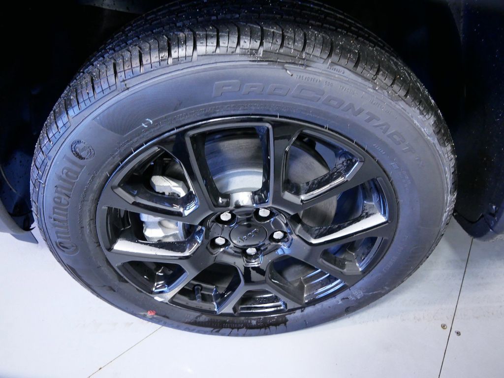 Thumbnail: 2024 Jeep Compass - 18