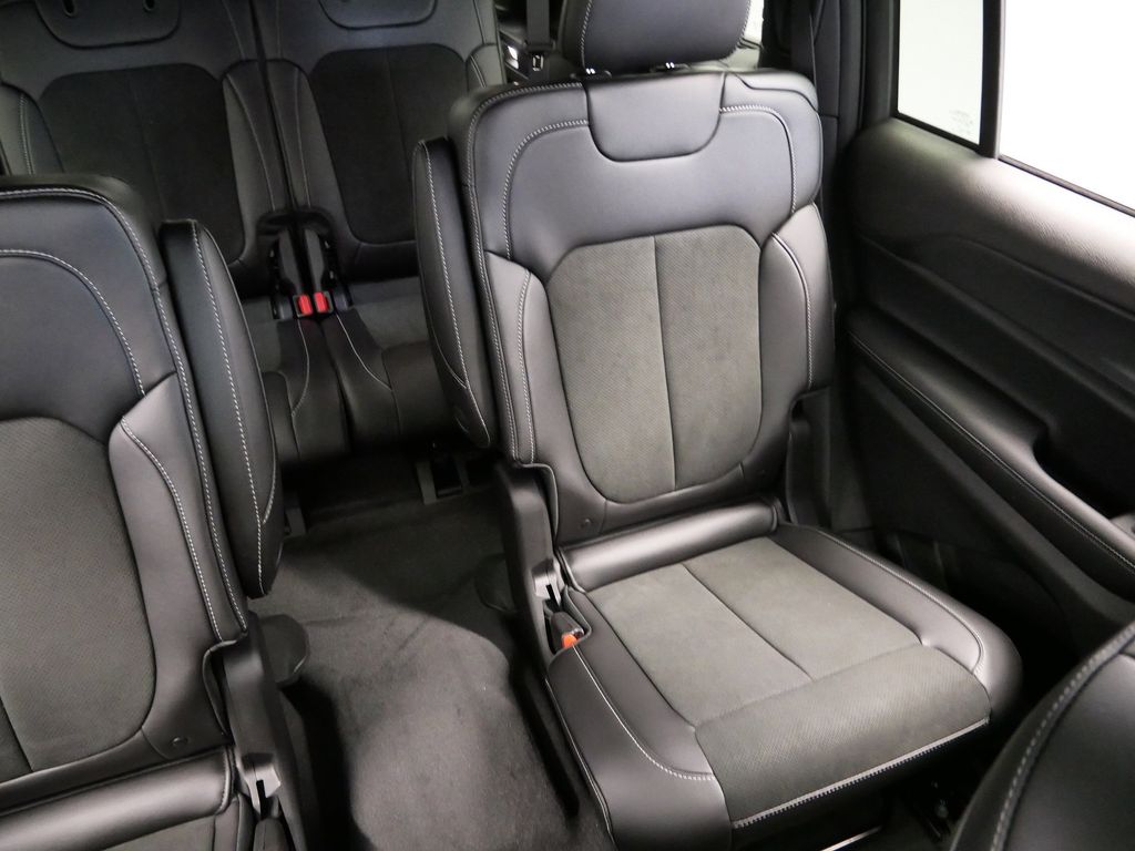 Thumbnail: 2025 Jeep Grand Cherokee L - 21