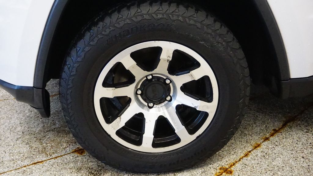 Thumbnail: 2017 Jeep Grand Cherokee - 13